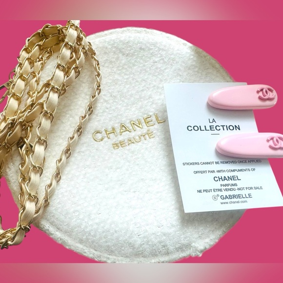 CHANEL Valentine Beauty Bundle Fuzzy Crossbody Pouch Headband Clips New - Picture 3 of 9